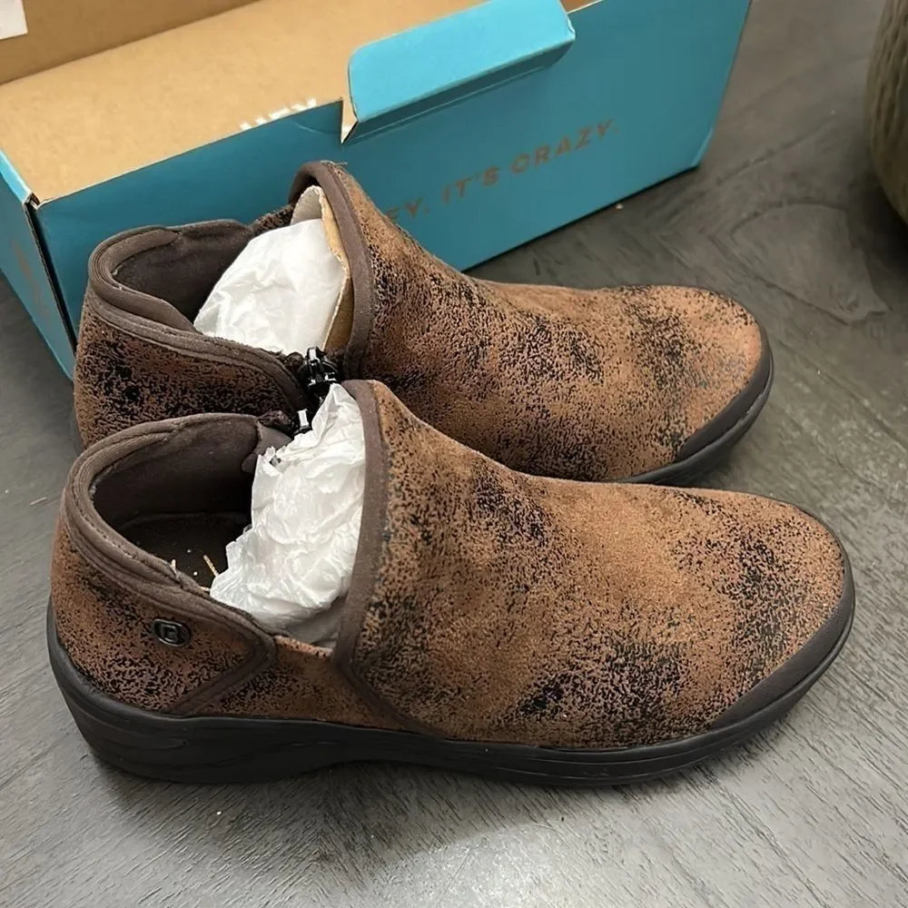 BZees Domino Bootie